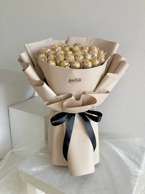 photo_6269151105711716836_y