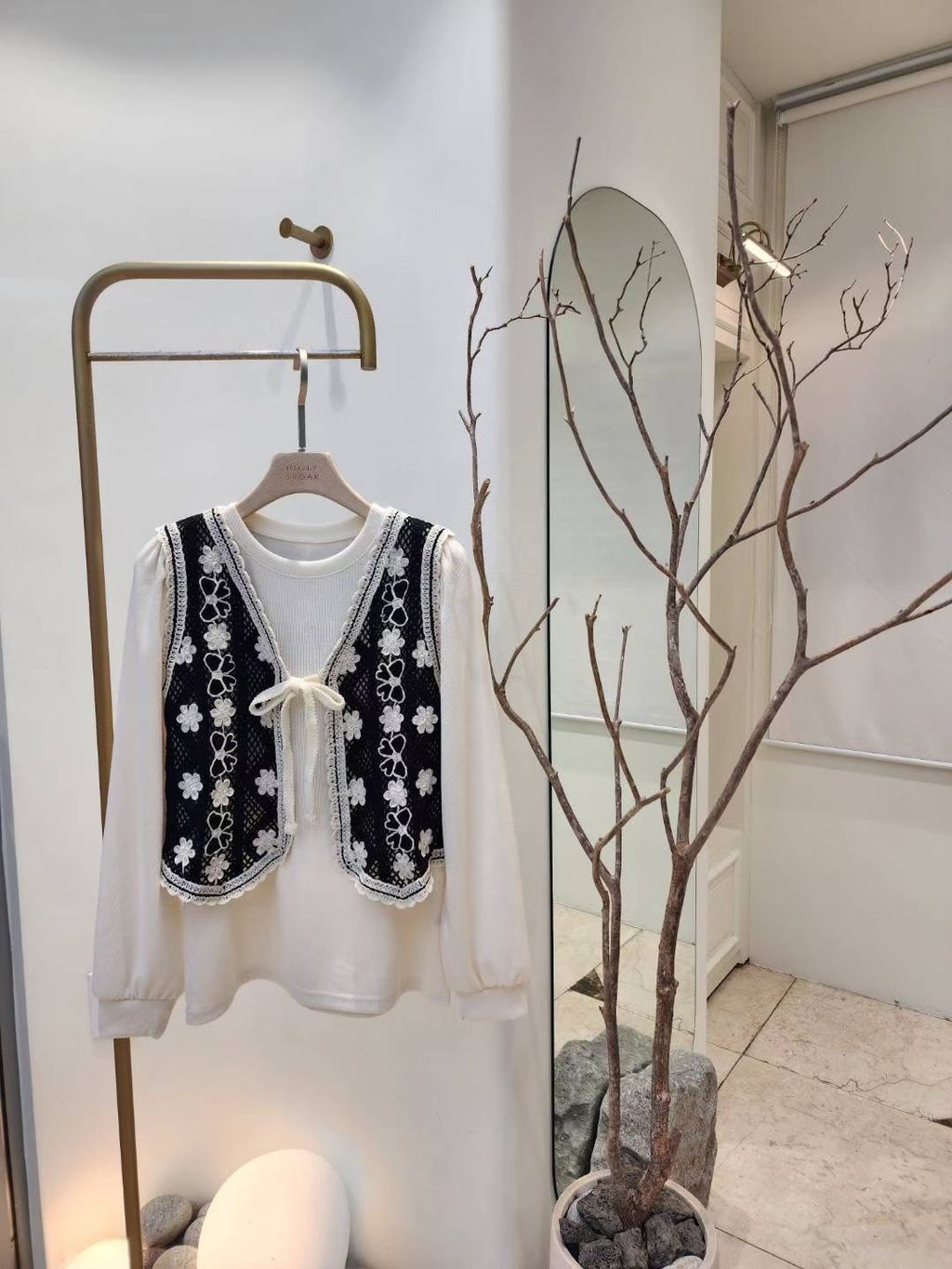 04518e439945804b4f547f7ec16ef199