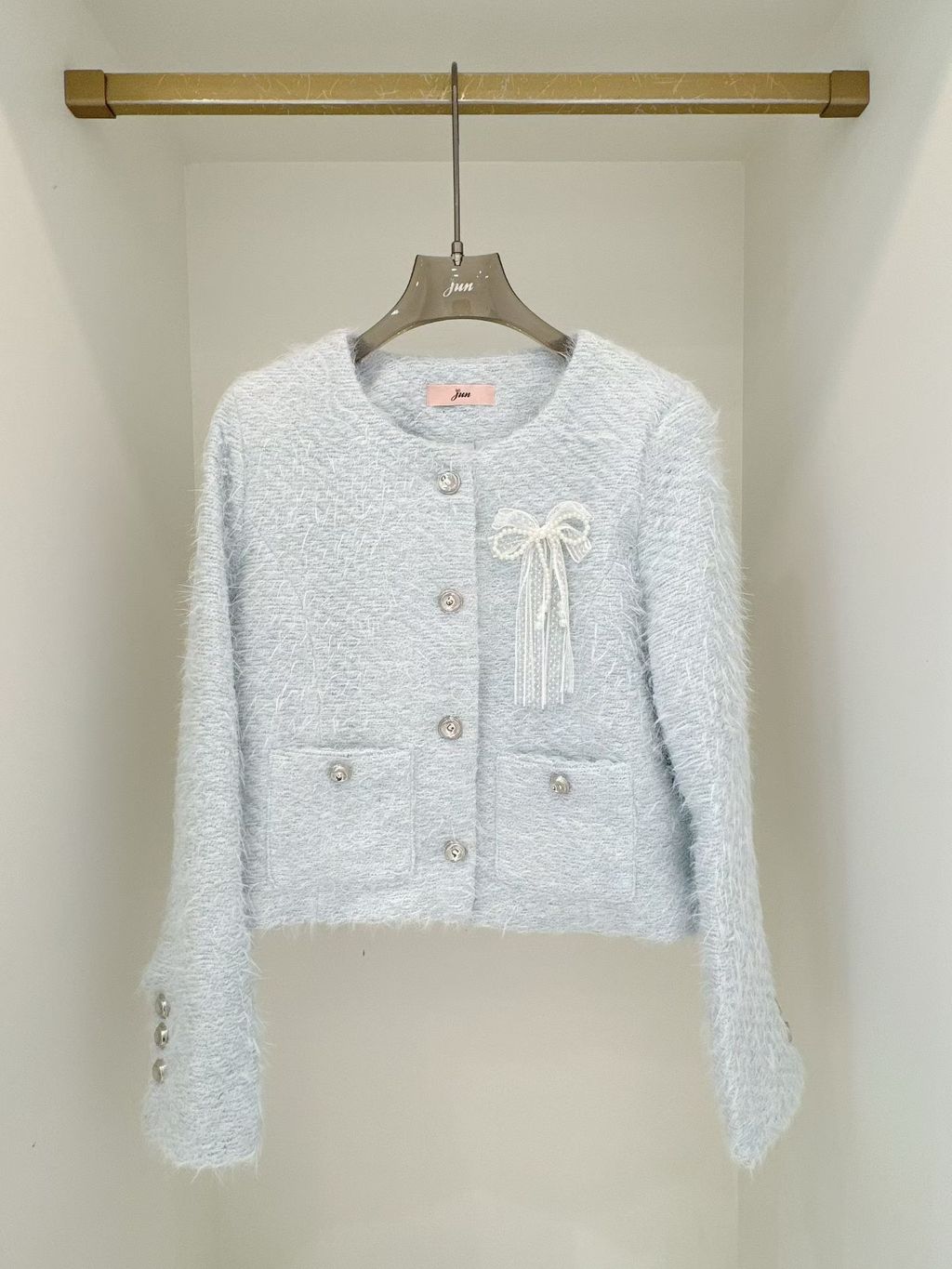 828891b21769fc2e37d3f08a542f99e8