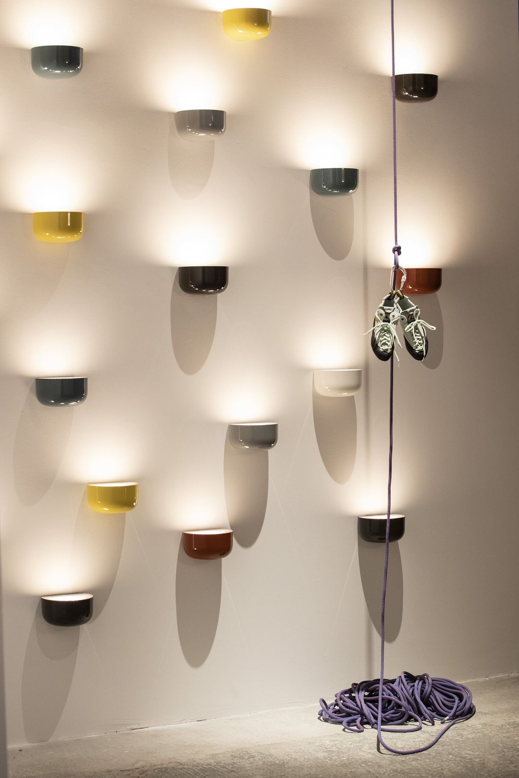 Flos-Bellhop_Wall_Up-PH_Sara_Fileti-Fuori_Salone-Fabbrica_Orobia_Italy-2022-001.0d1bd346