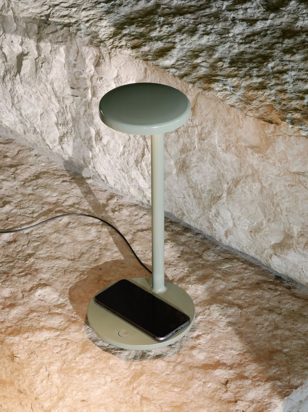 Flos-Oblique_Table-PH_Federico_Torra-Casa-La-Scala-2020-002.0842b23f