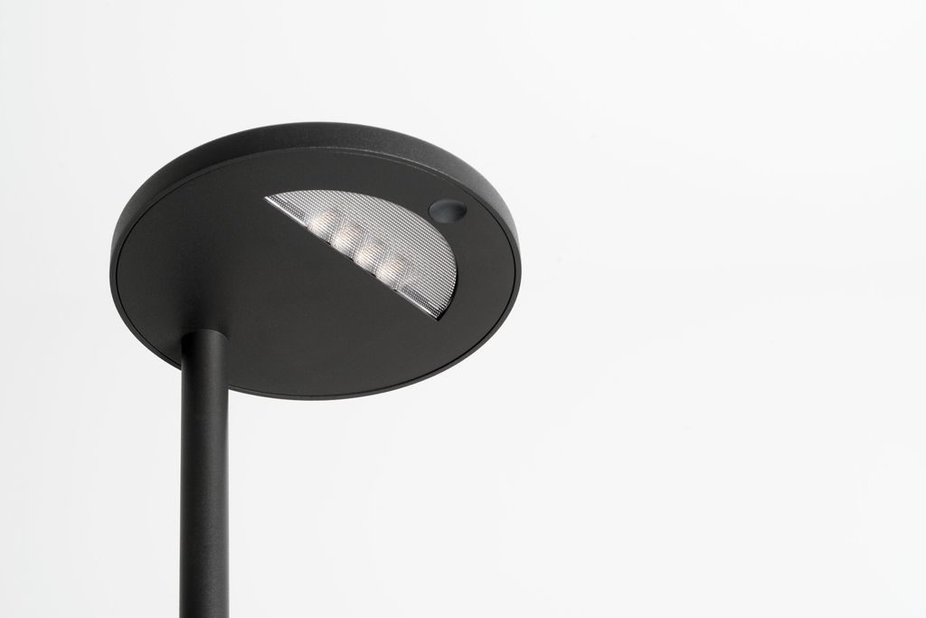 Flos-Product_Image-Luminaire-Floor-Oblique-Off-Detail-Matte_Anthracite-001.27df4064