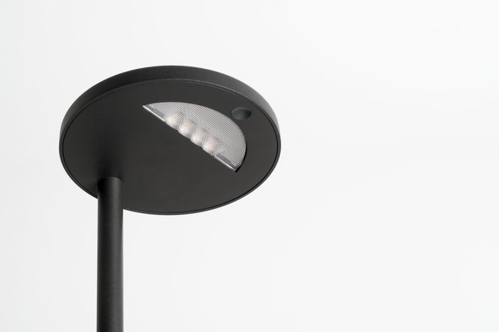 Flos-Product_Image-Luminaire-Floor-Oblique-Off-Detail-Matte_Anthracite-001.27df4064