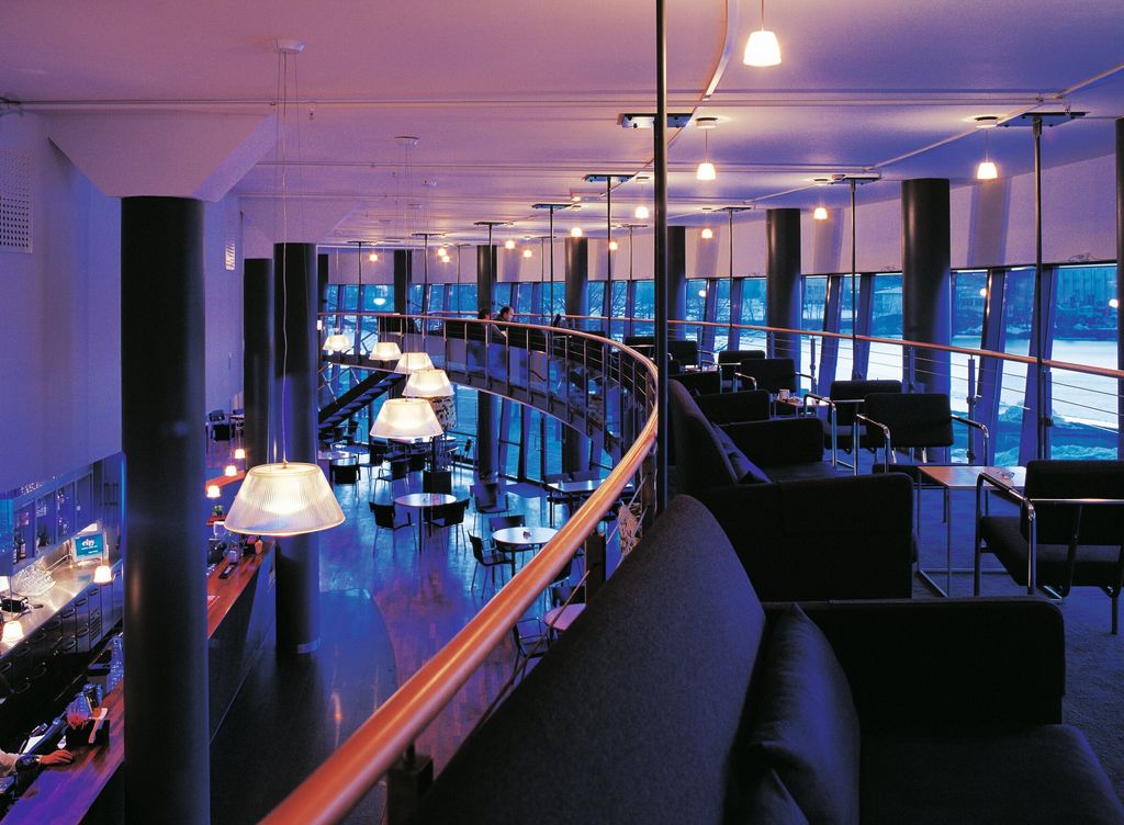 Flos-Romeo_Moon_S-PH_Santi_Caleca-Hotel_Quality_Oslo-2008-001.b6fe04a3