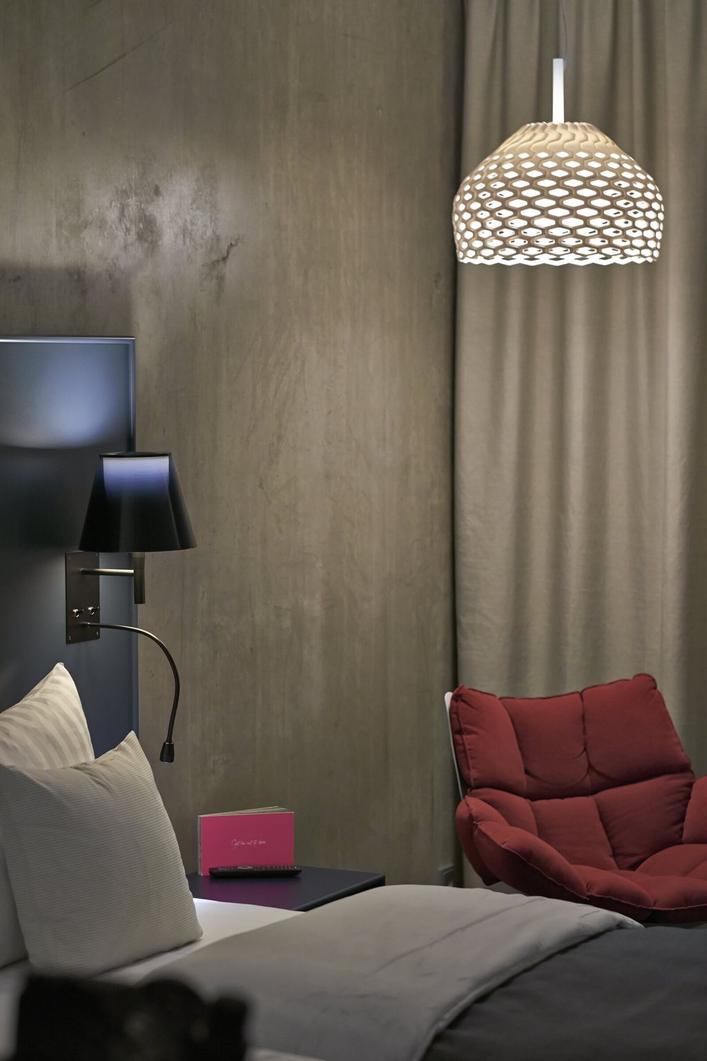 Flos-Tatou_S2-PH_Angel_Rosique-002.b2bb2be1