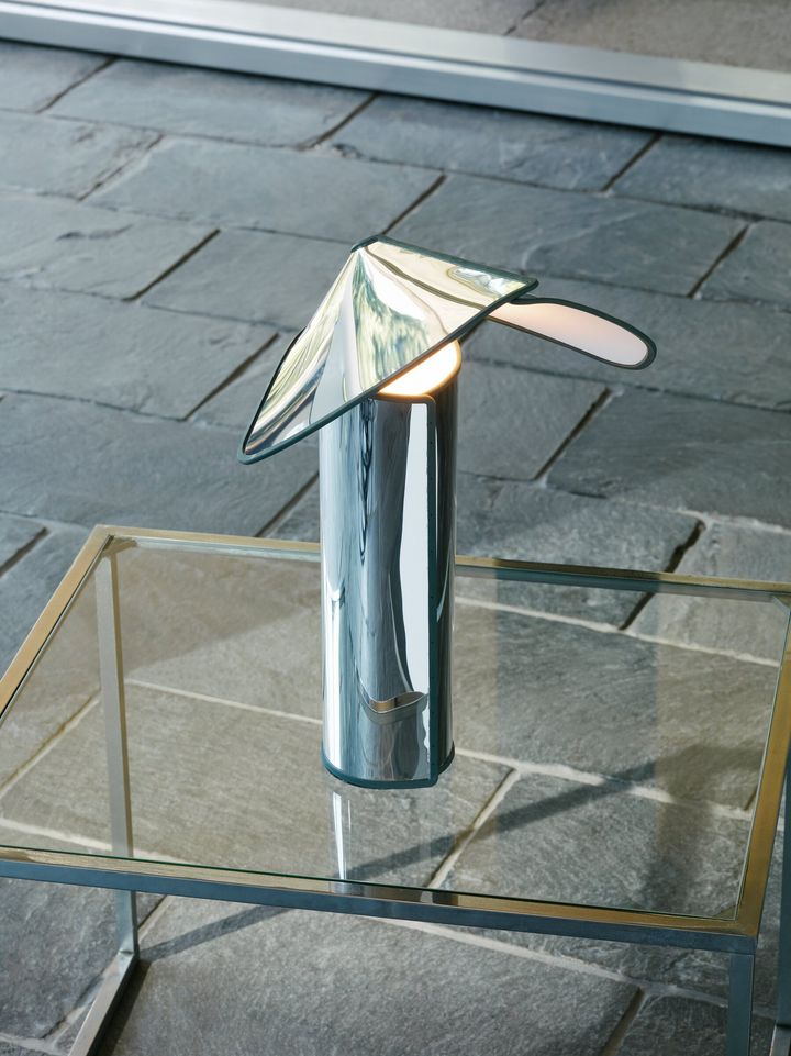 Flos-Chiara_T-PH_Federico_Torra-Casa_La_Scala_San_Felice_Del_Benaco_Italy-2020-001.99aa61ee