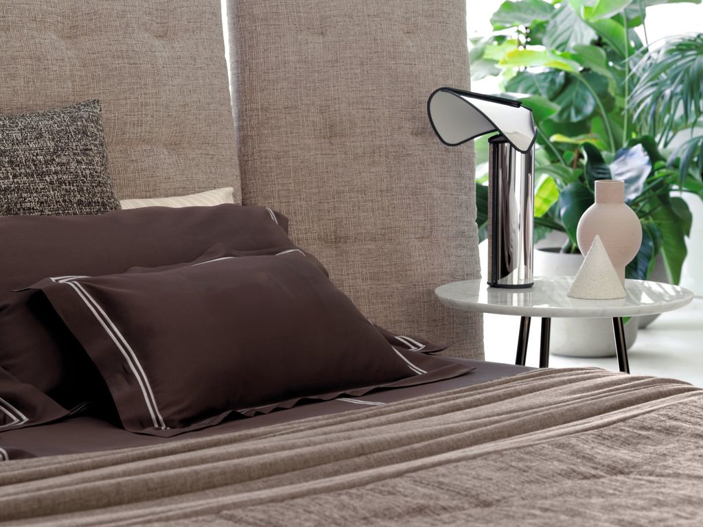 Flos-Chiara_Table-PH_Courtesy_Flou-2021-001.e40bb80b