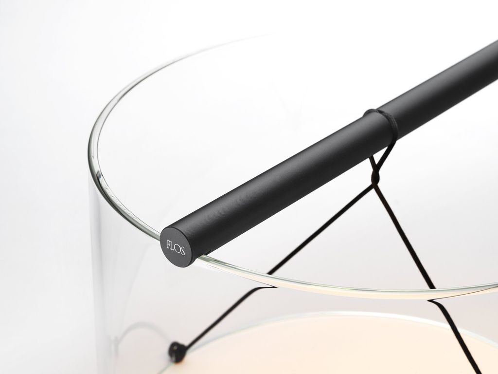 Flos-Product-Image-Table-To_Tie-Anodized_Black-Detail-On-001.be42a7c3