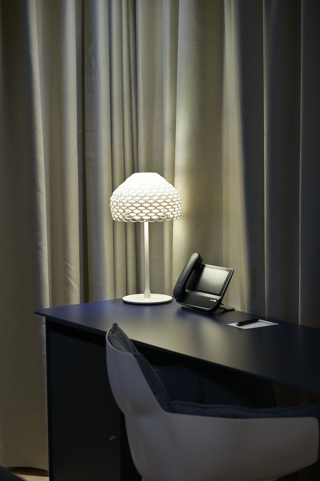 Flos-Tatou_T1-PH_Angel_Rosique-002.cf839a68