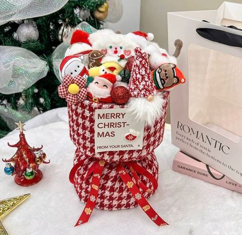 Christmas Bouquet (Red) Snowy