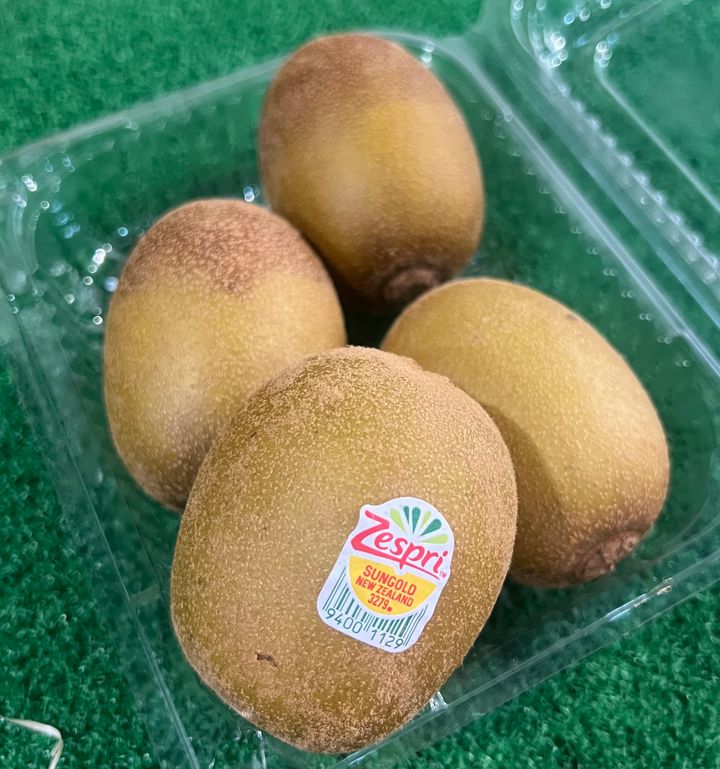 GOLD KIWI ZESPRI NZ 4S - fruit basket delivery KL PJ
