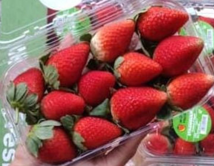 Egypt Strawberries - fruit basket delivery KL PJ
