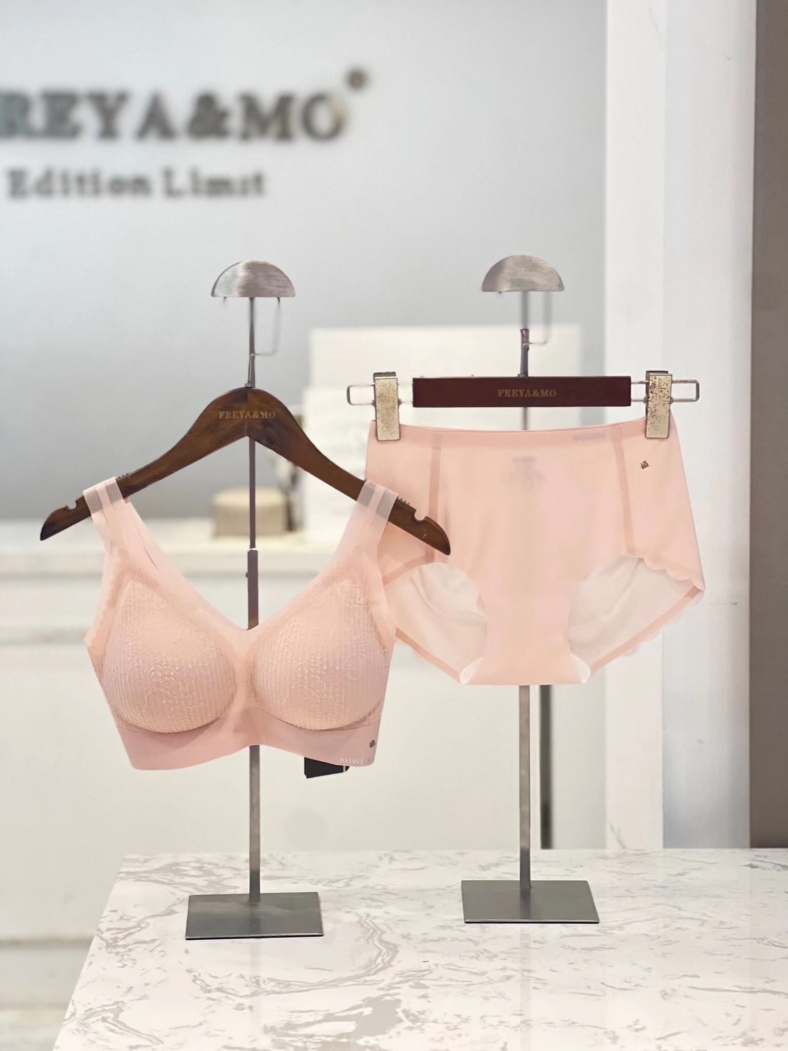 d331c7e4b14e5fd49eeedb9df5c45a88