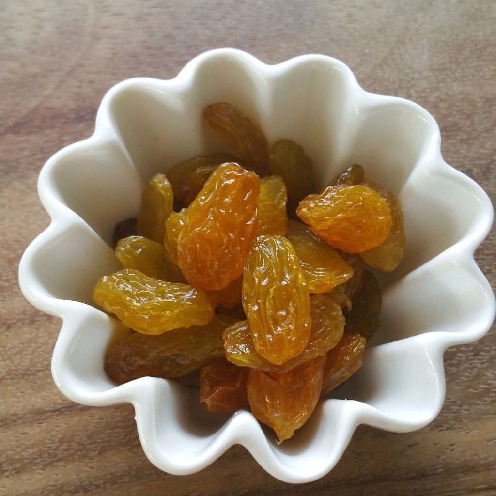 Jumbo Golden Raisins go nuts