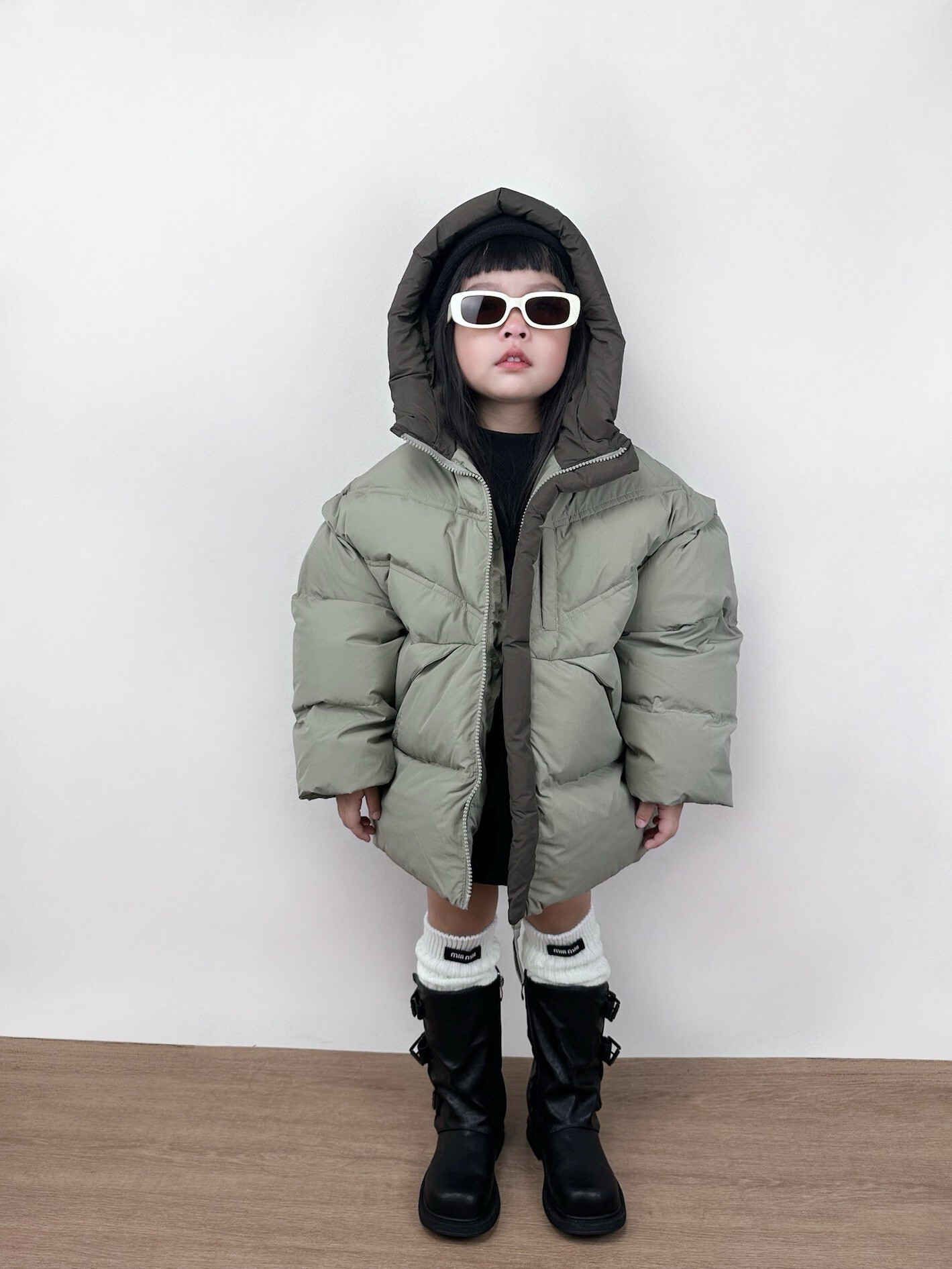 灰綠拼接連帽95%白鵝絨外套