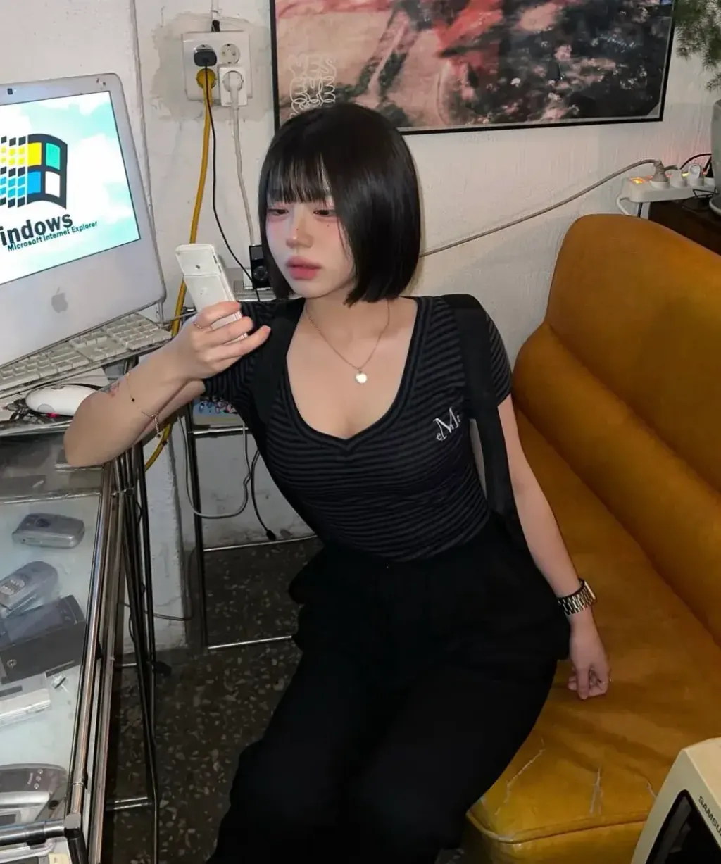 d70d4cf4f27a4a8a9b2a7d3d61252e32