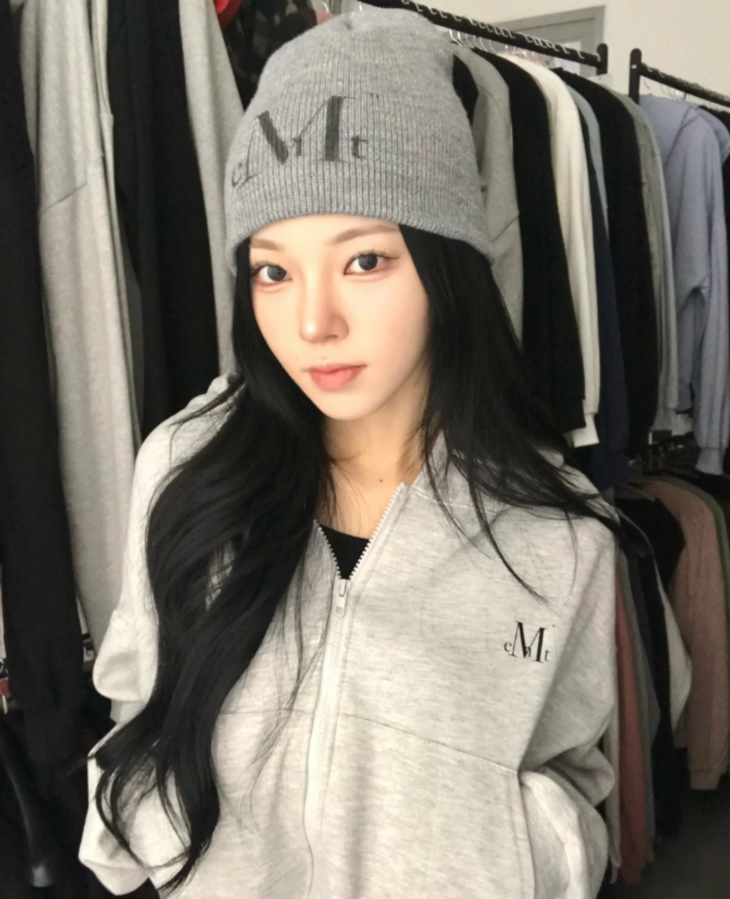 截圖 2025-12-08 22.42.25