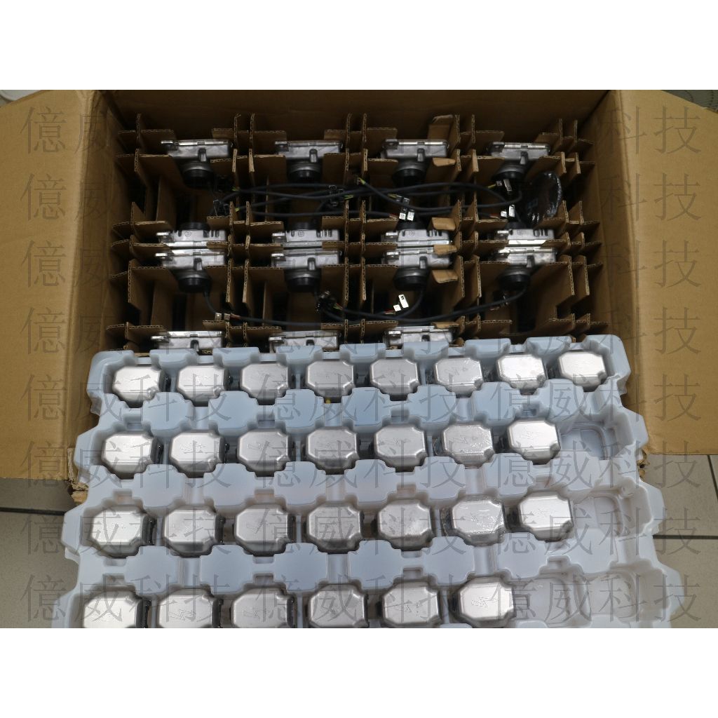 tw-11134207-7qukx-li1c7uu8v3daef