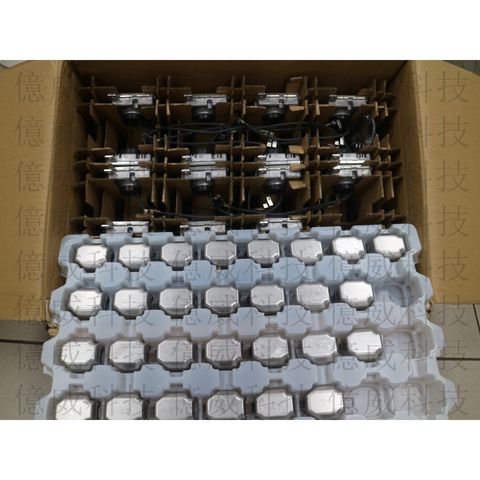 tw-11134207-7qukx-li1c7uu8v3daef