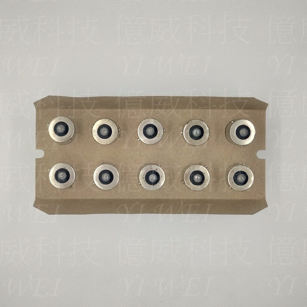 tw-11134207-7ra0o-mbbvgzwajr06a2