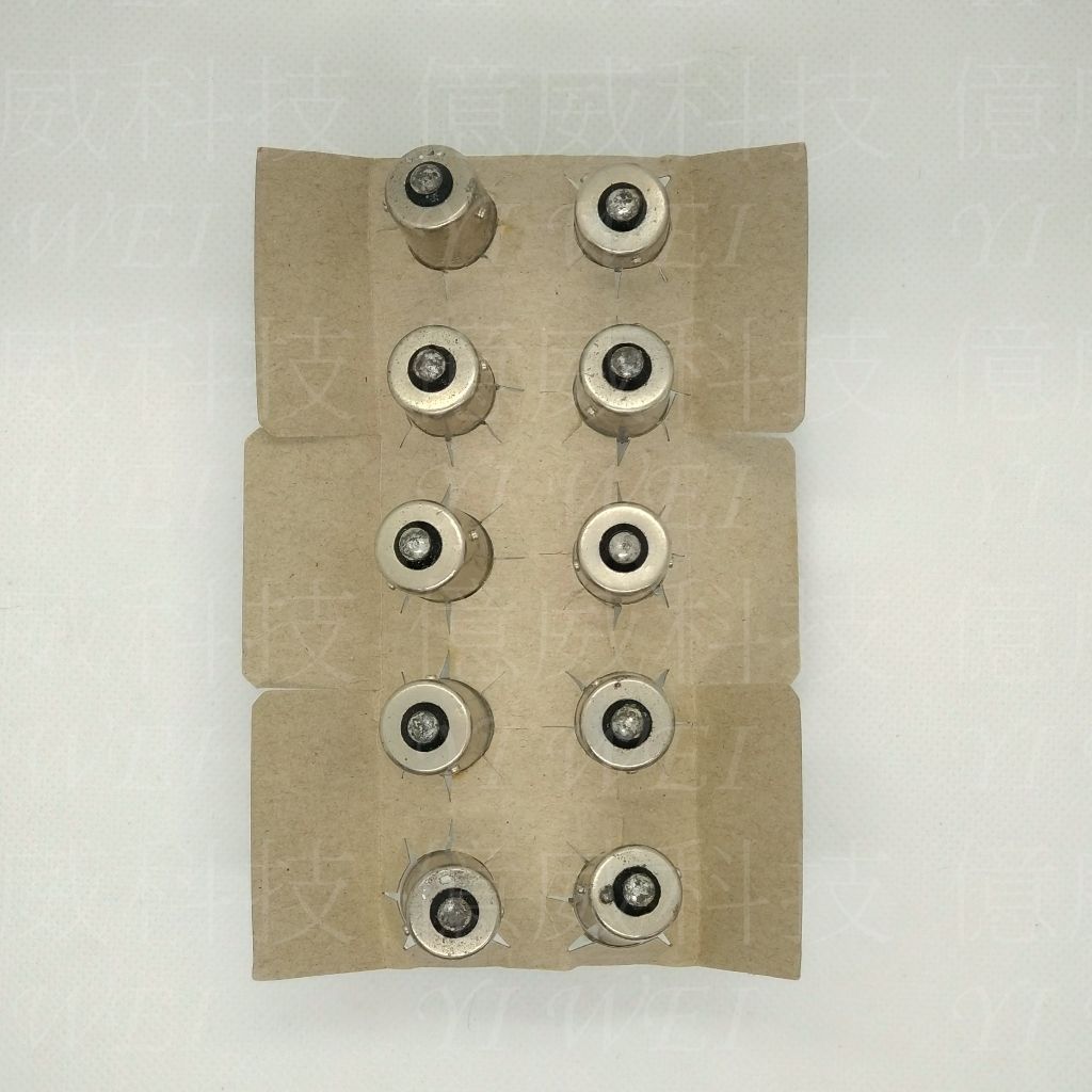 tw-11134207-7ra0s-mbbxdwn88fa0d8