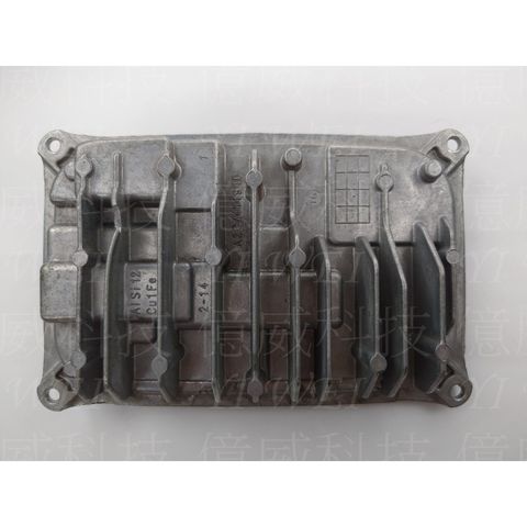 tw-11134207-7rbkb-m95trdces2xz74