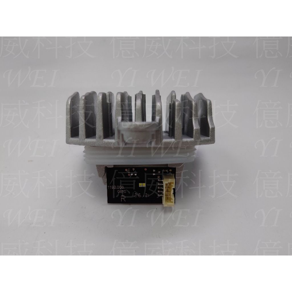 tw-11134207-7rbk0-m8zoaf6osz520d