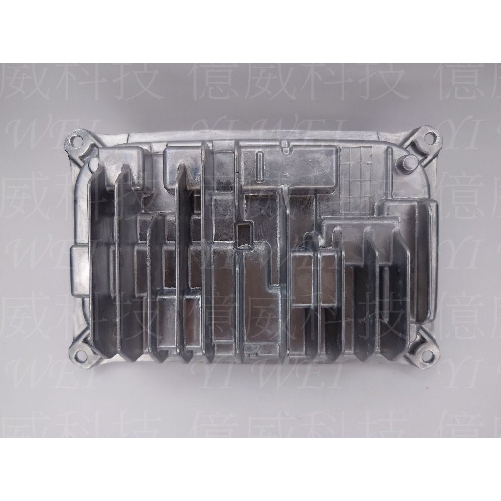 tw-11134207-7r98t-lzg28ahv8f1a3b