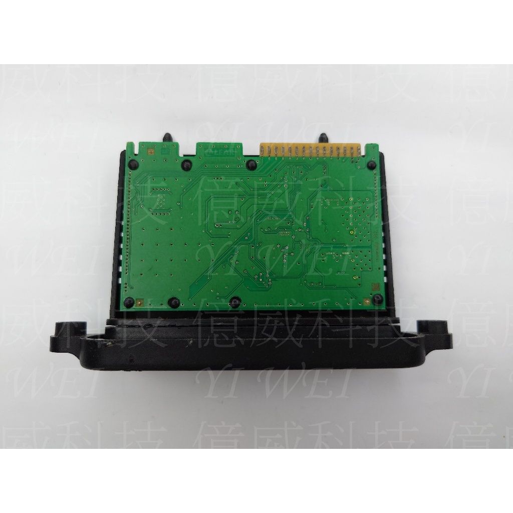 tw-11134207-7rasf-m0mj0rfno8gjc1