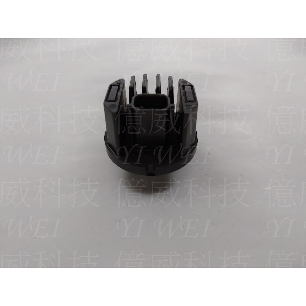 tw-11134207-7rasl-m2t2w1uvcyob5d