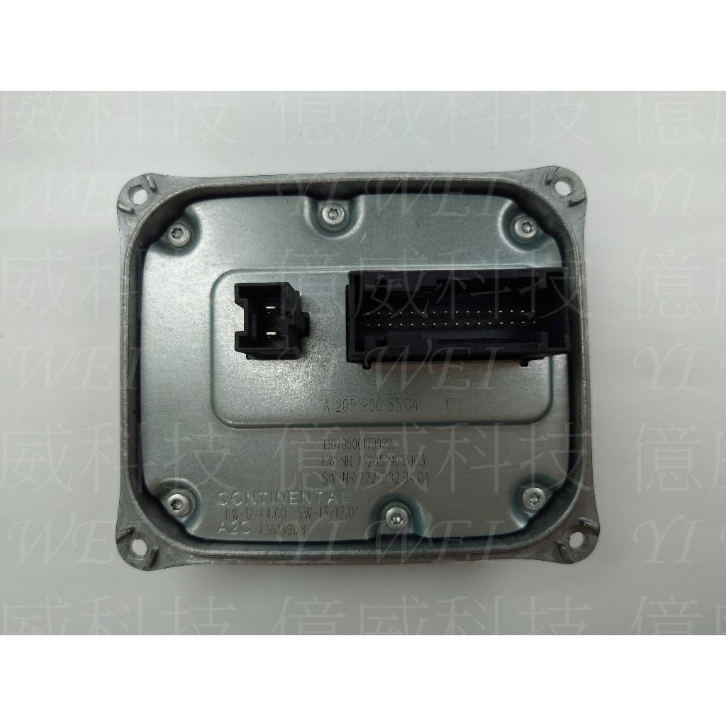 tw-11134207-7r98y-m015k95tux11a5