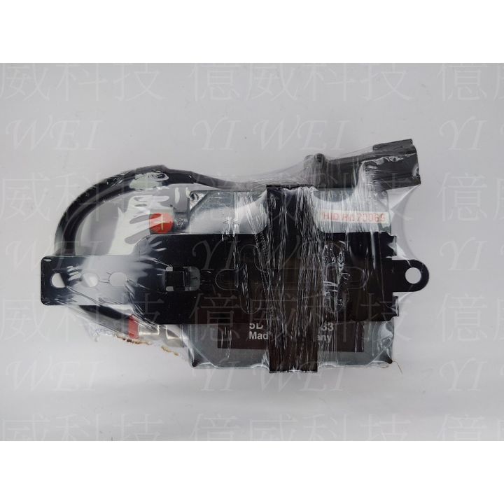 tw-11134207-7rase-m3d66pgy8valc0