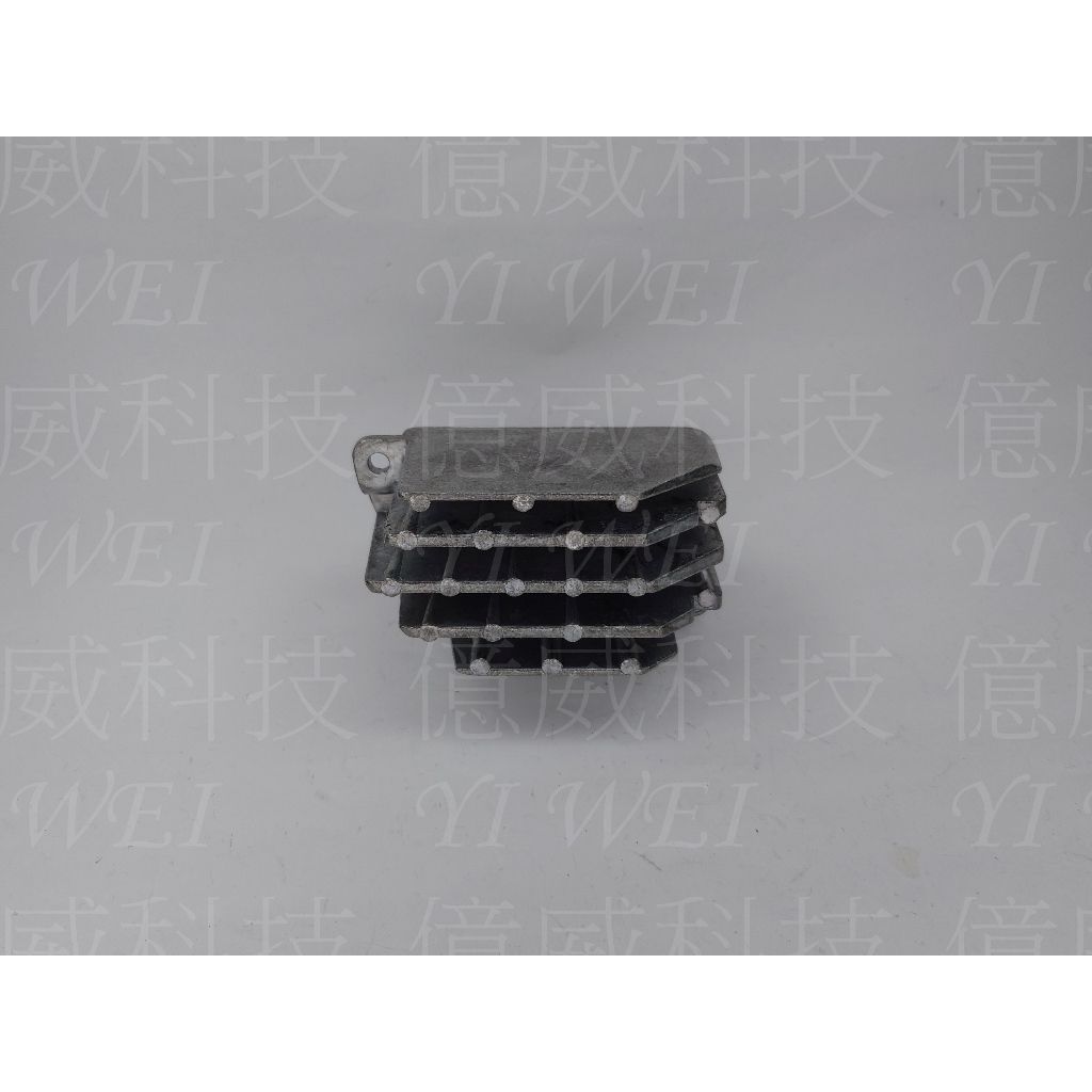 tw-11134207-7rasf-m3kfoknado9m02