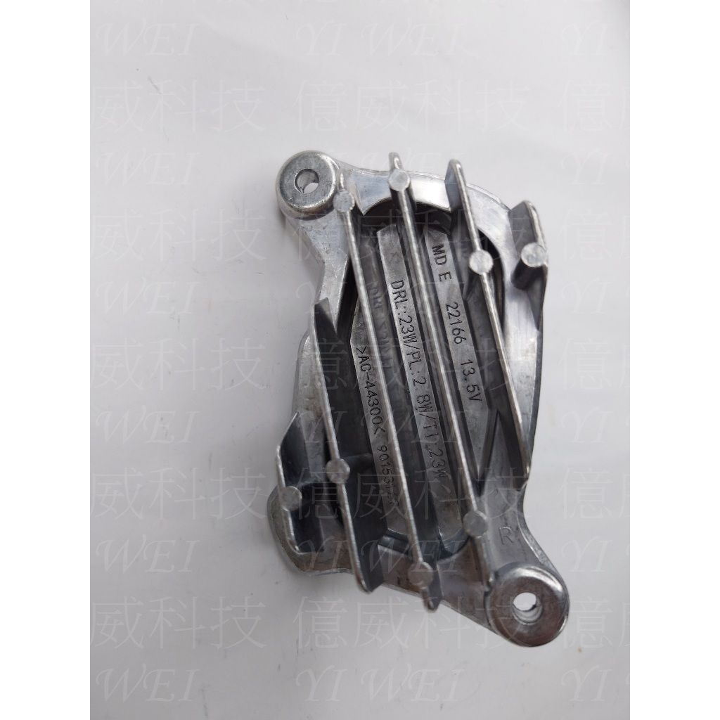 tw-11134207-7rasg-m306kquj0cdg7b