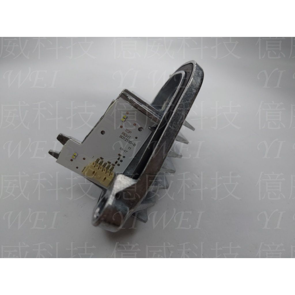 tw-11134207-7ras8-m1clp71suzqq01