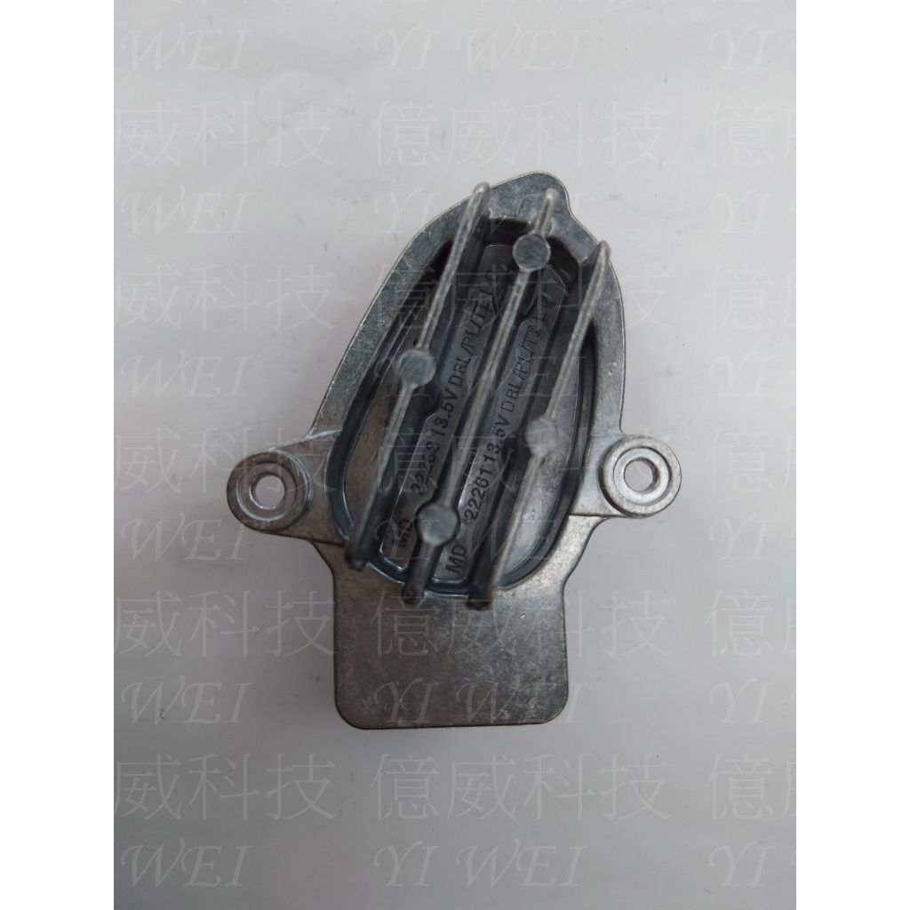 tw-11134207-7r990-m088cw3w9rzb22