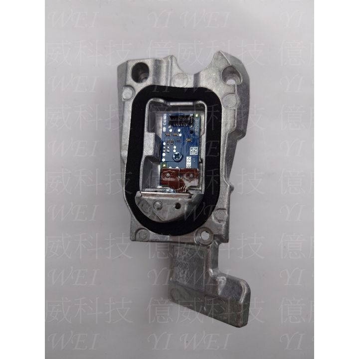 tw-11134207-7ras9-m0jtx9nw1vwz05