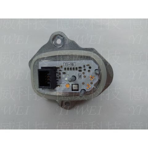 tw-11134207-7ras9-m18bjzgmcm3c6b