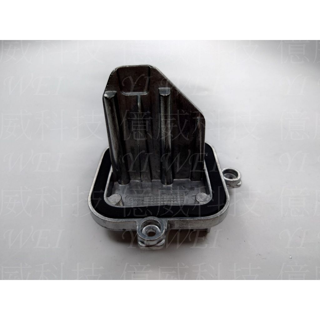 tw-11134207-7rasg-m18cnwoj5ilu33