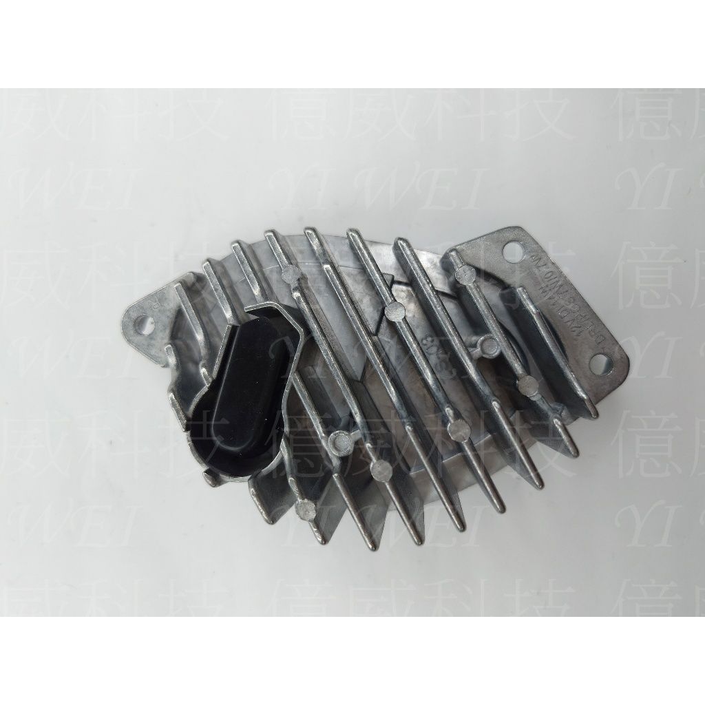 tw-11134207-7r98u-m04cixv92pqr24