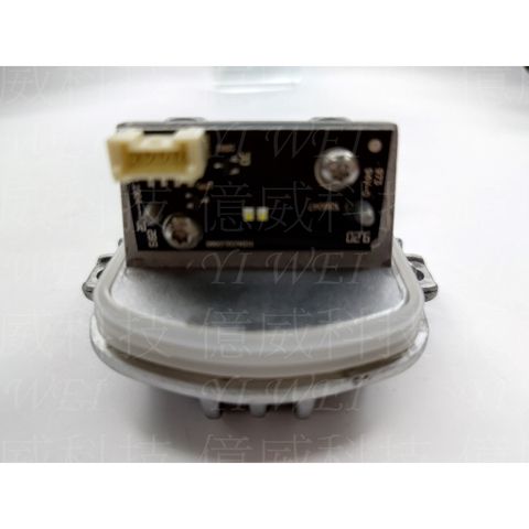 tw-11134207-7r992-m040b1j1n1eb8d