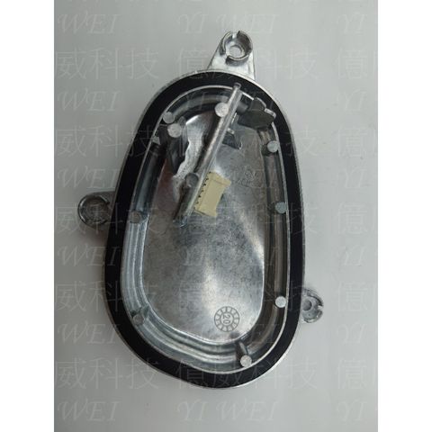 tw-11134207-7r98u-m04e4306qr53d9