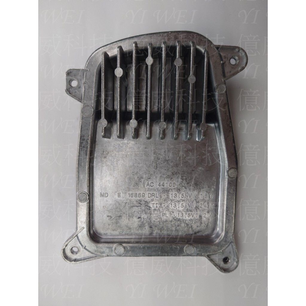 tw-11134207-7r98x-m046sug0jidva3