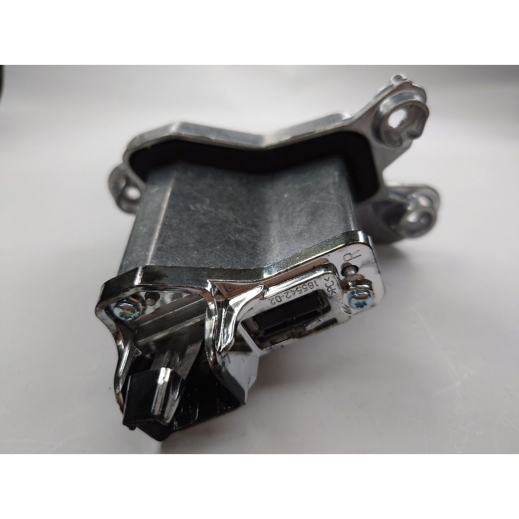 tw-11134207-7rasl-m0jnkg3ioyqb64