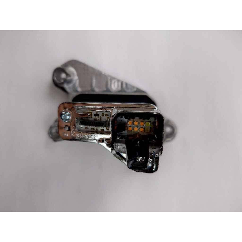 tw-11134207-7rasf-m0jnkg3ioycn92