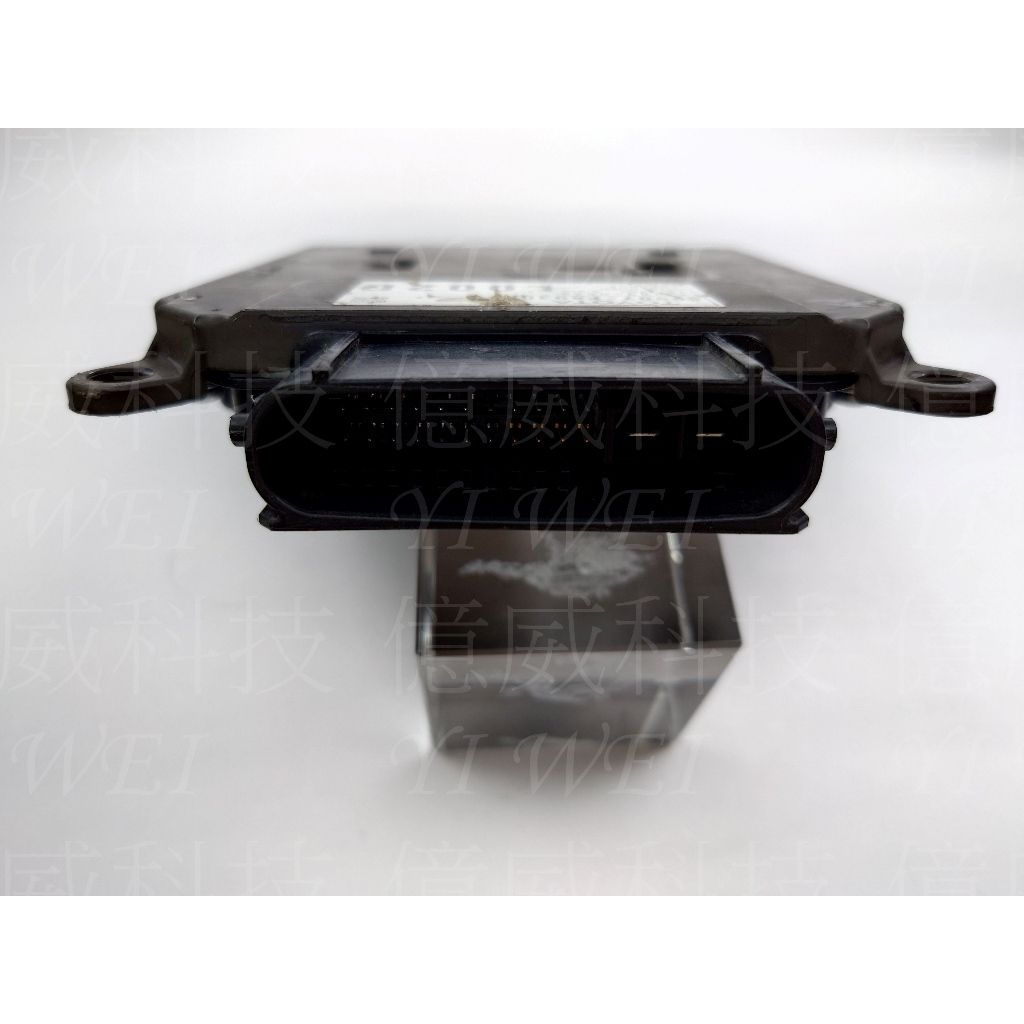 tw-11134207-7rasl-m0s75hn8mdifb1