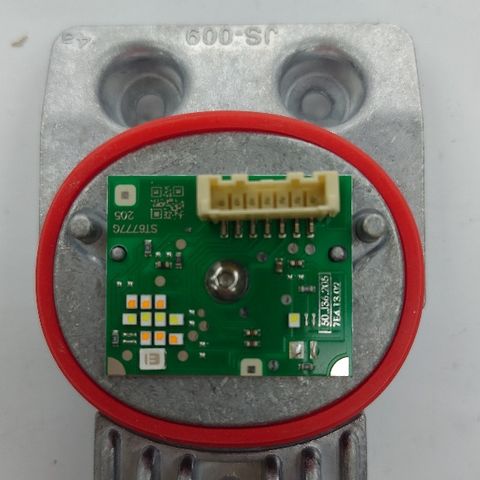 tw-11134207-7r98w-m010z6q7xh2tbe