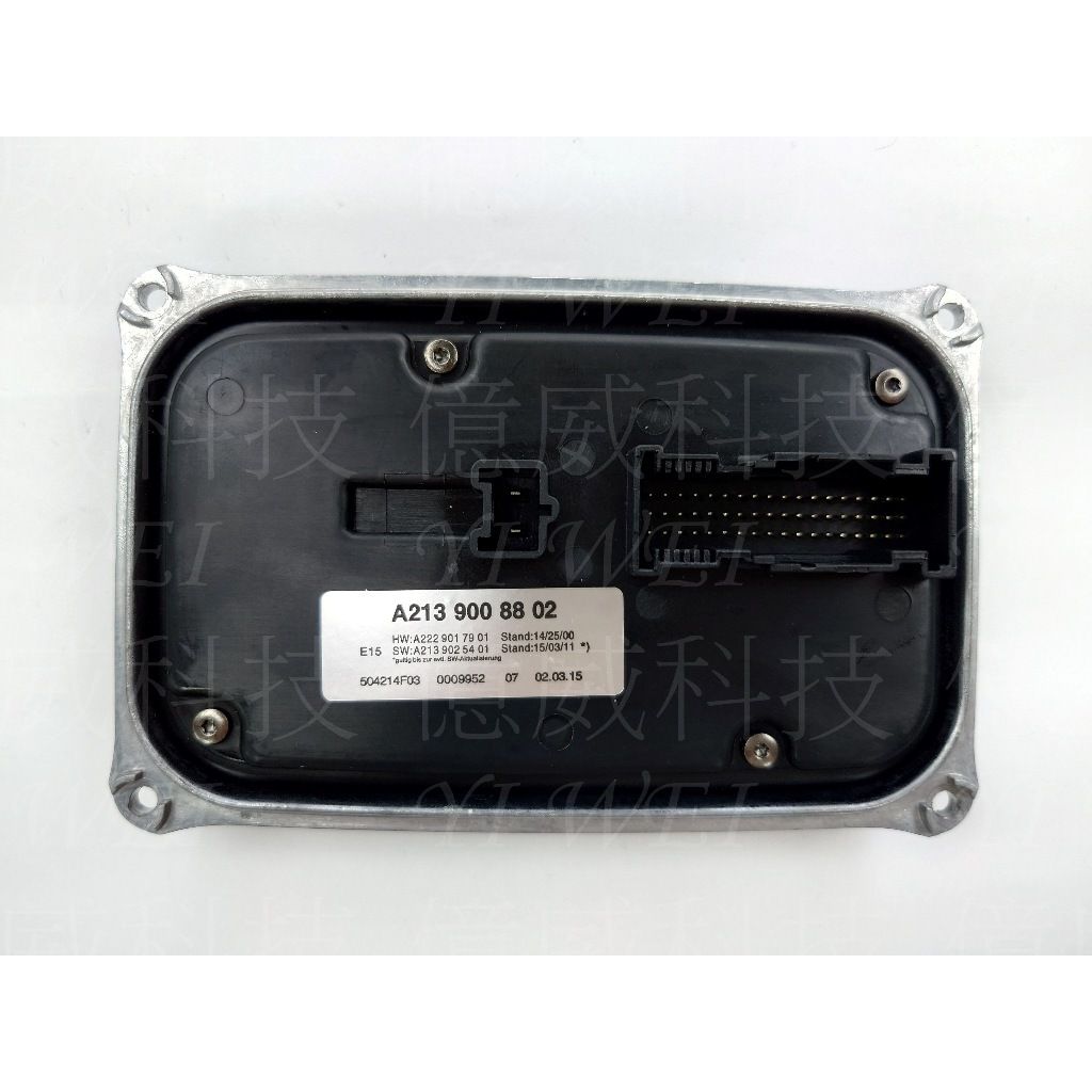 tw-11134207-7r98w-m01320v1e3051e