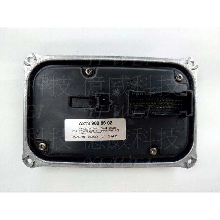 tw-11134207-7r98w-m01320v1e3051e