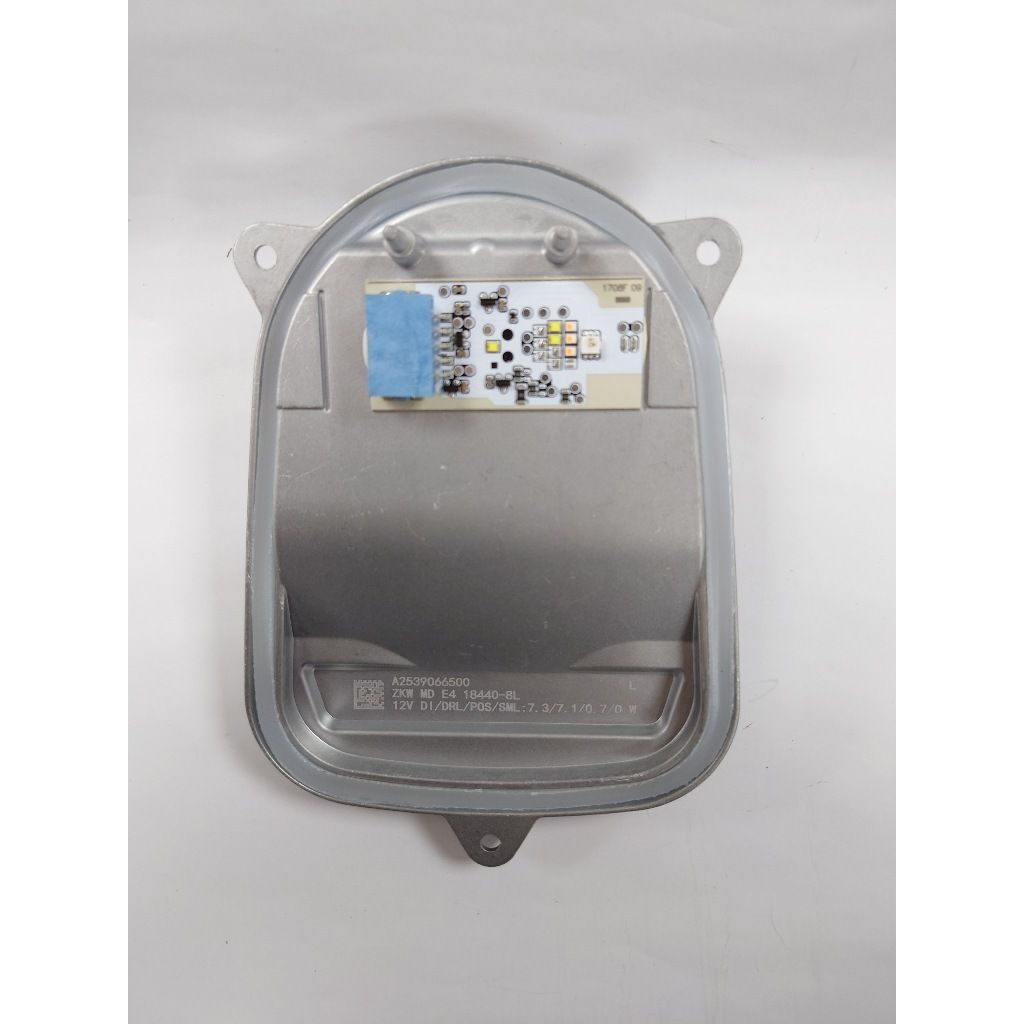 tw-11134207-7r98u-lyyki8yq9ng41a